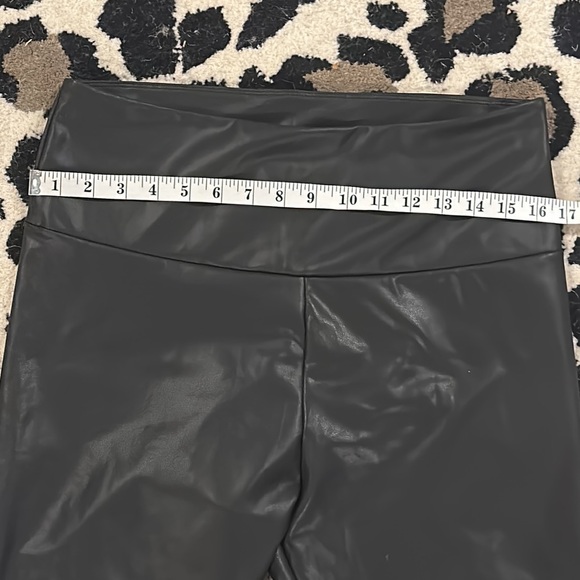 NWOT VIV Collection High waisted Fleece-Lined Faux Leather Leggings size XL - Picture 4 of 6
